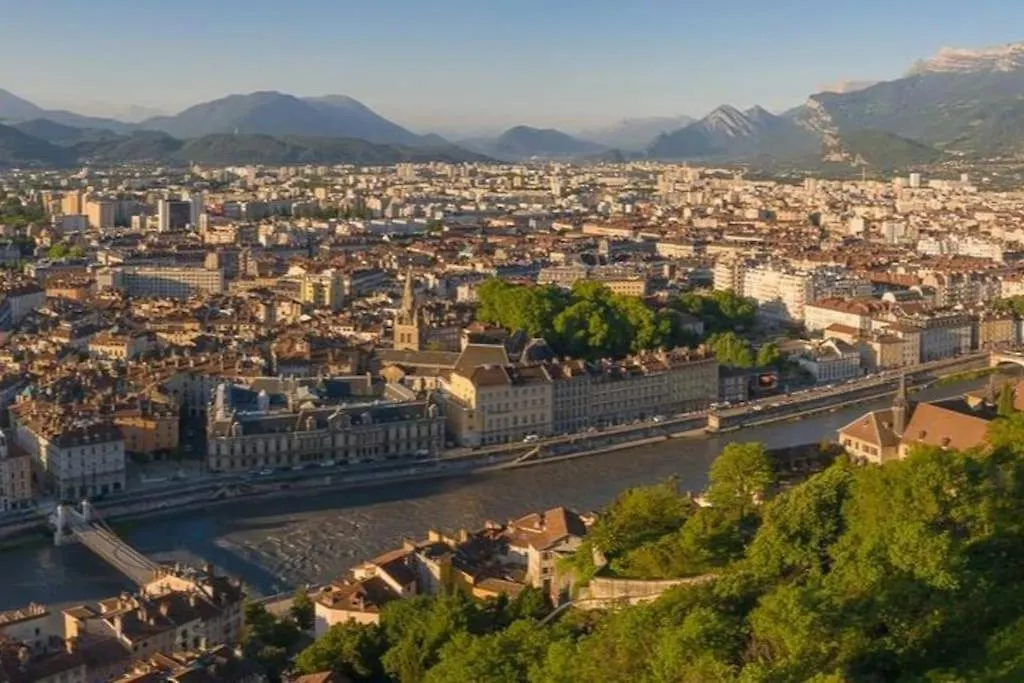 Saint Jacques Your Host Helper Grenoble Appartement